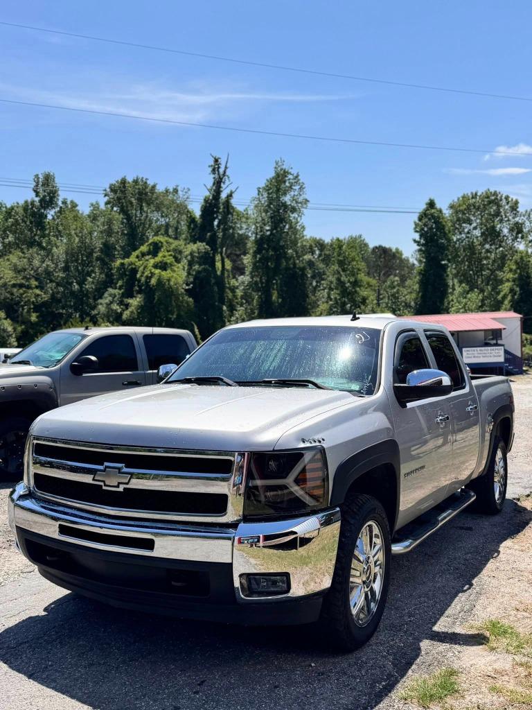 2010 Chevrolet Silverado 1500 LT Crew Cab's photo