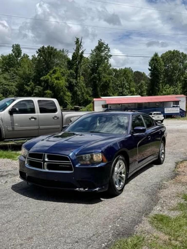 2014 Dodge Charger SE's photo