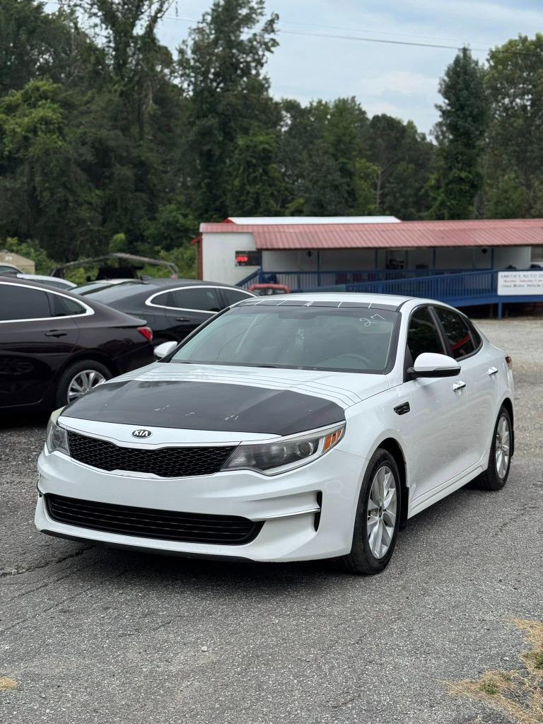 2018 Kia Optima LX's photo