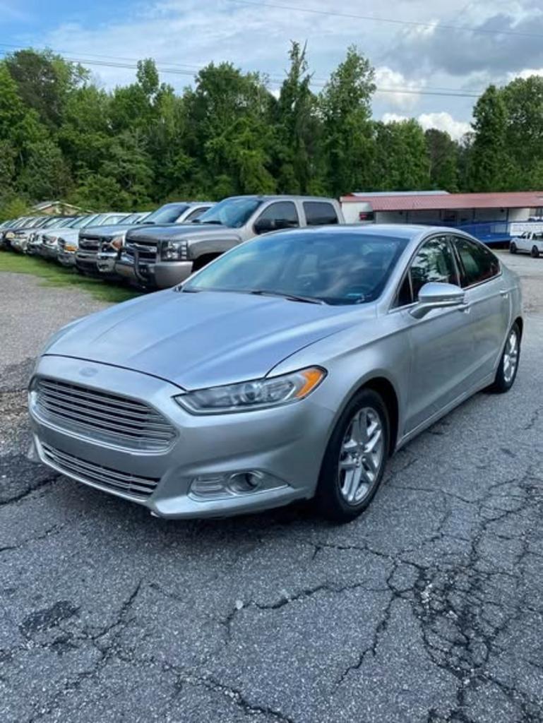 2015 Ford Fusion SE FWD's photo