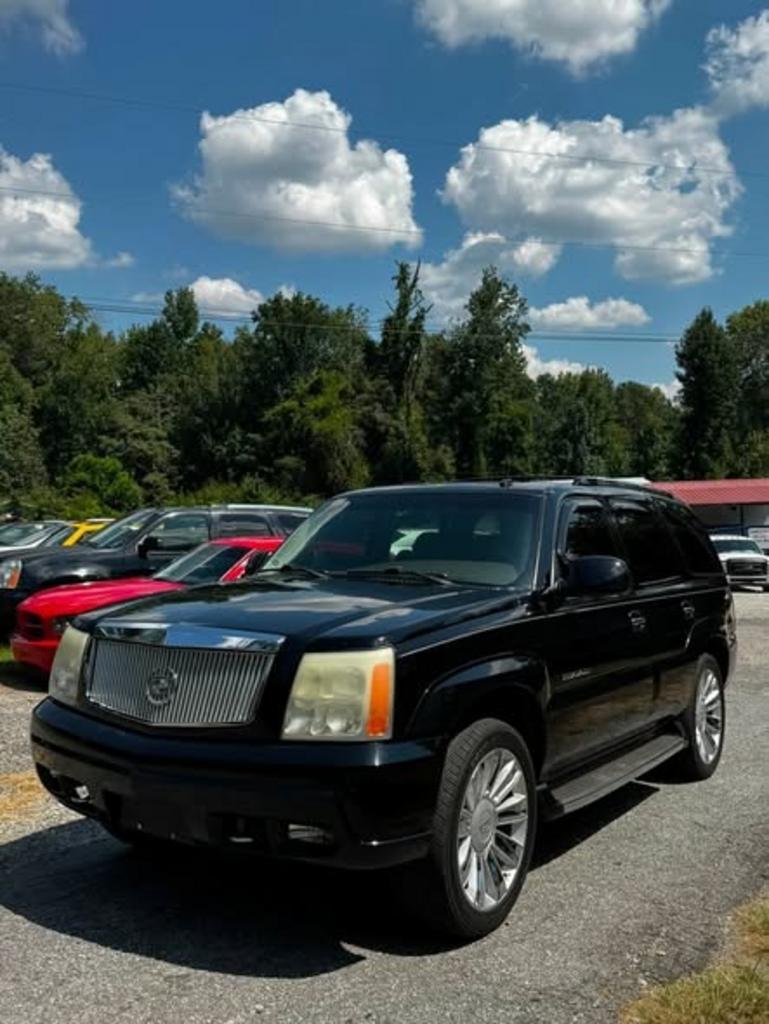 2002 Cadillac Escalade Base